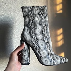 FASHION NOVA Booties